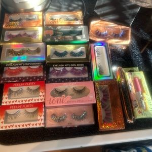 Brand New Glam Eyelash Set with Glue